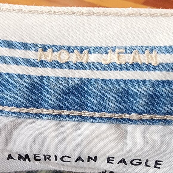 American Eagle Outfitters Blue/White Vertical Striped Mom Jeans Size 4 Short - Picture 7 of 16